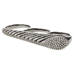 AS Spine k g carat diamond finger ring